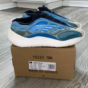 Adidas Yeezy 700